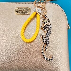 🐆 LEOPARD Climbing Bag Charm Keychain Rhinestones Green Eyes Gold-Tone Hardware